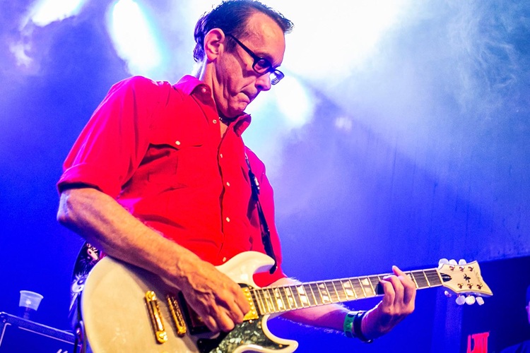 Dead Kennedys confirma el diagnóstico de Parkinson de East Bay Ray