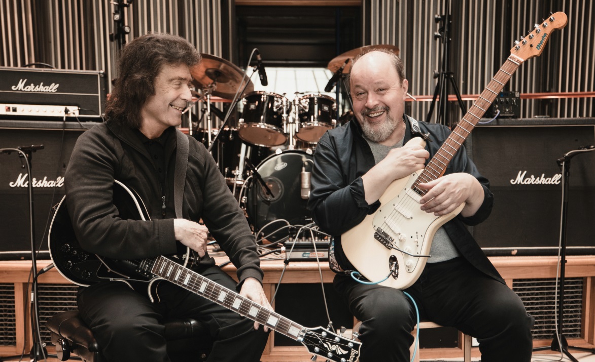 Mira el video para 'The Black Sea'