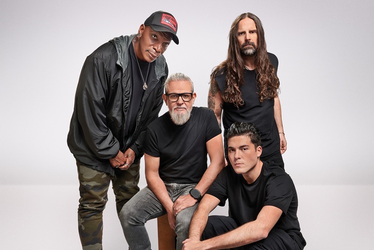 Sepultura confirma show secreto en Chile