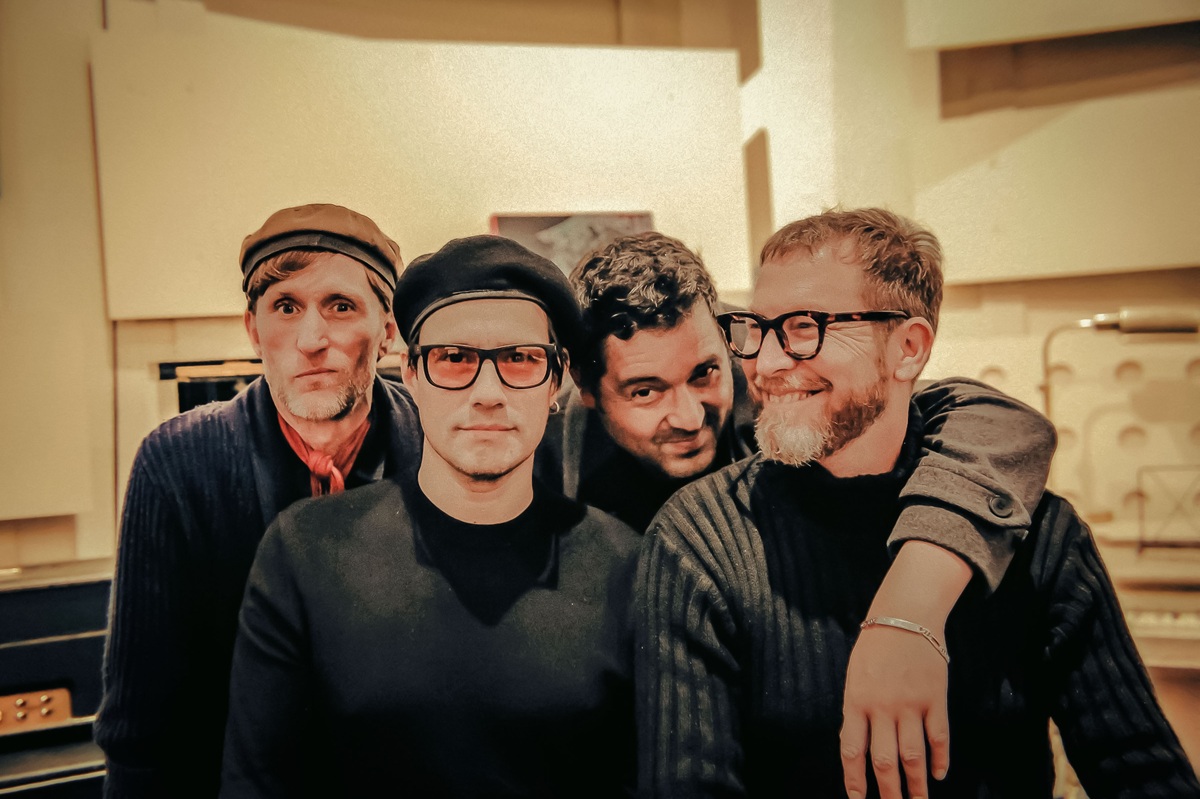 Casanova estrena el EP ''Amigos Primero''