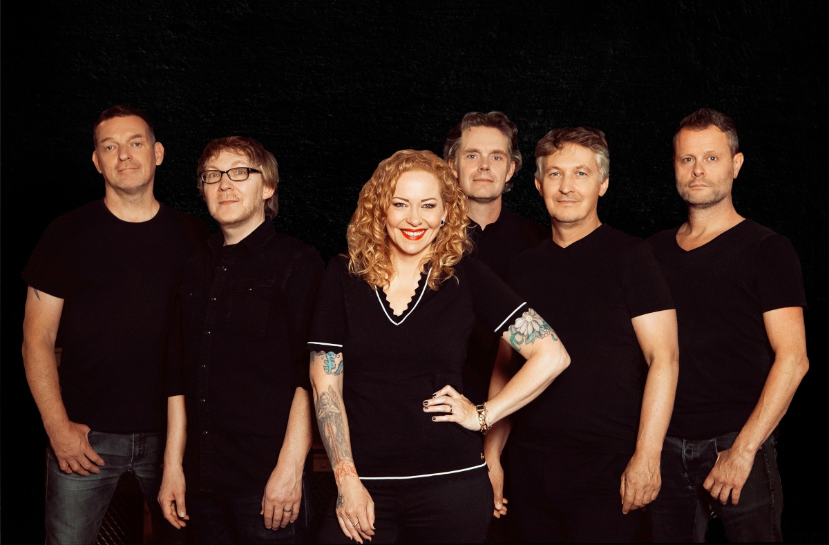 Junto a Anneke Van Giersbergen este 17 de octubre
