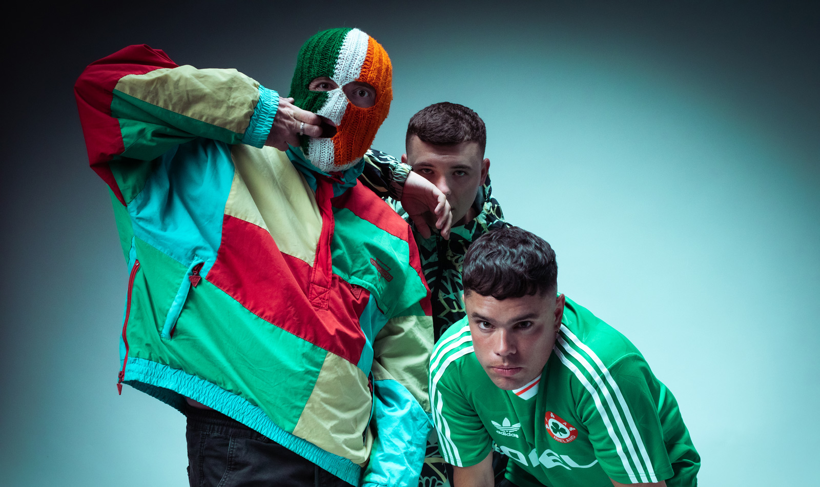 Presentando su reciente álbum, ''FENIAN''