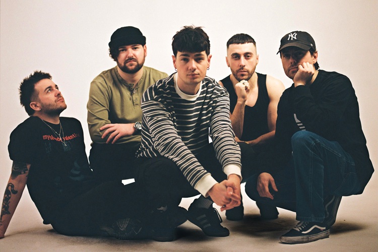 El viaje inquieto de Boston Manor