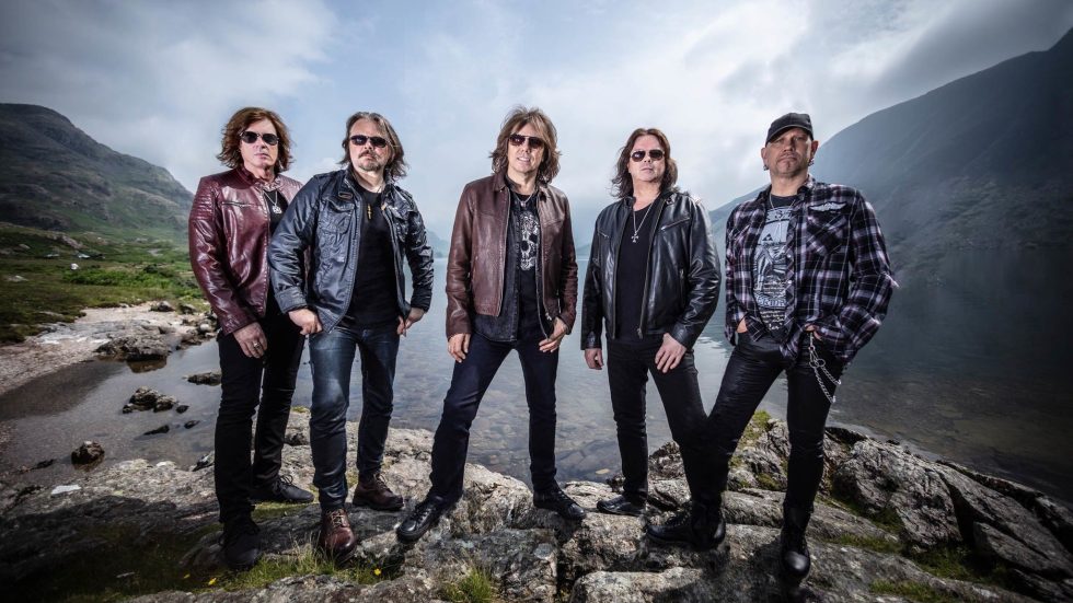 Flamante single de ''Come This Madness''