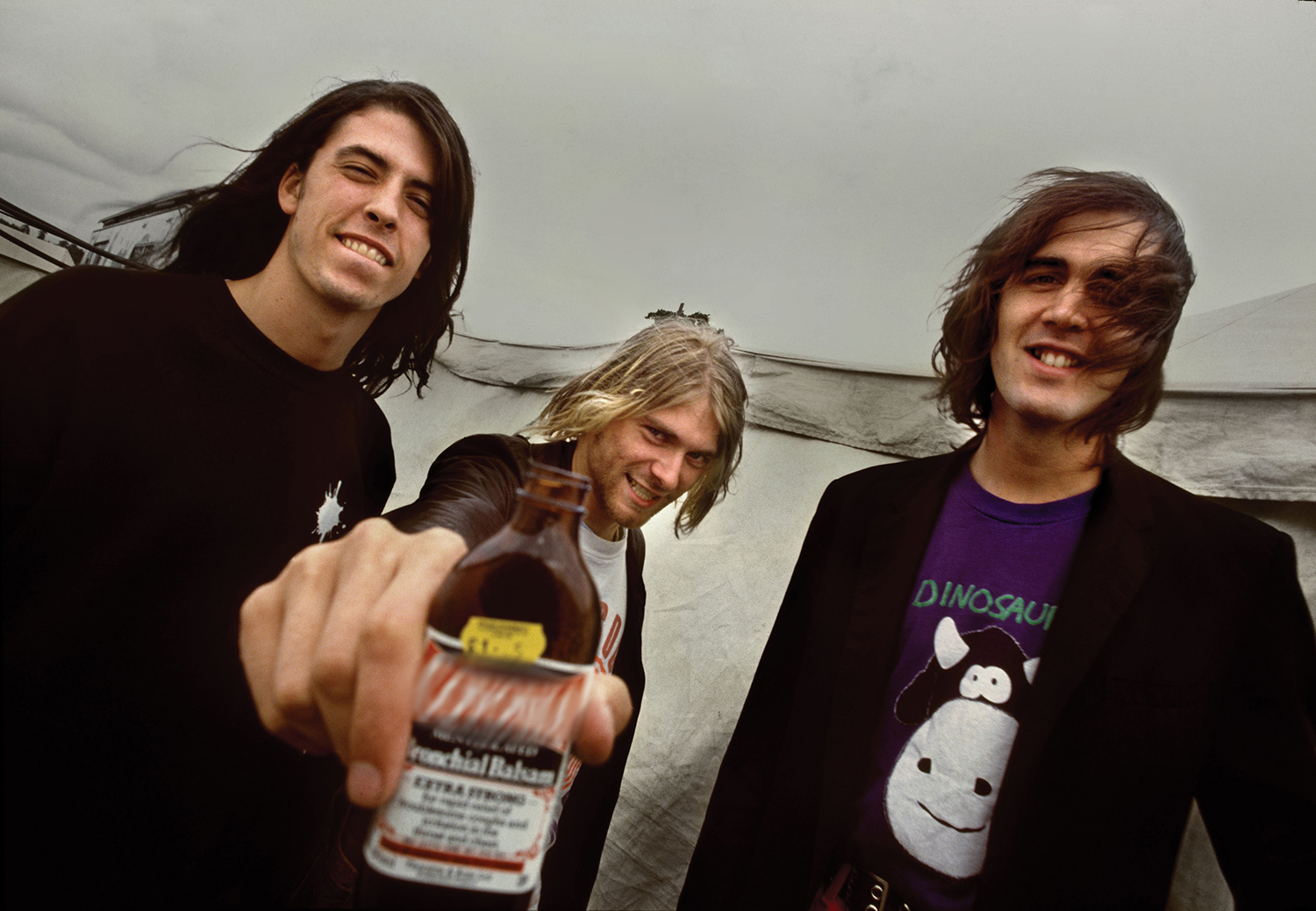 Nirvana supera a AC/DC y tiene el sexto disco más vendido de la historia