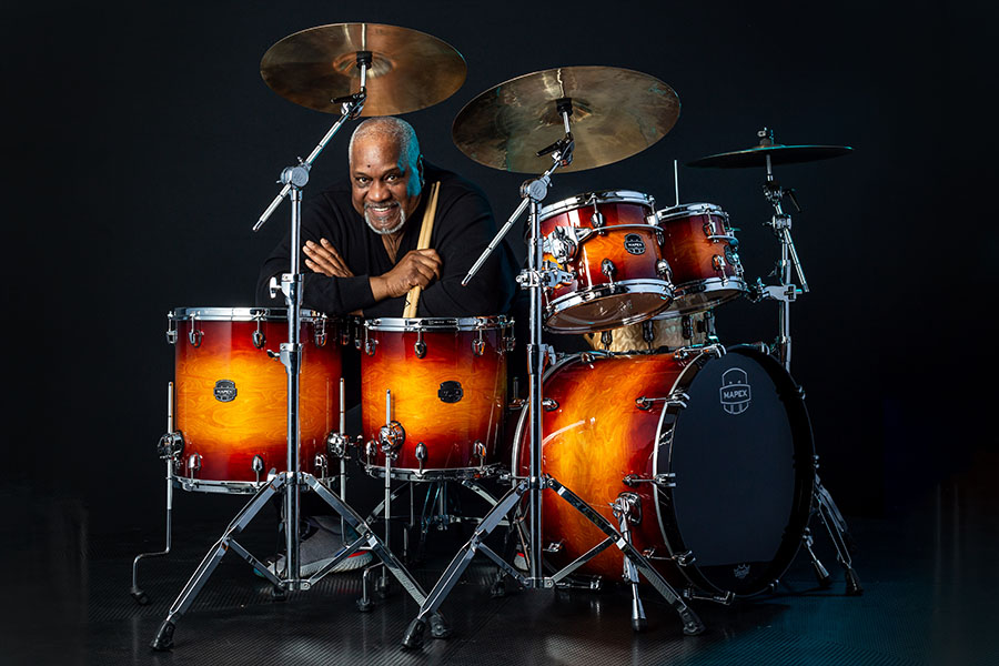 Gana entradas para ver en vivo al baterista de BB King