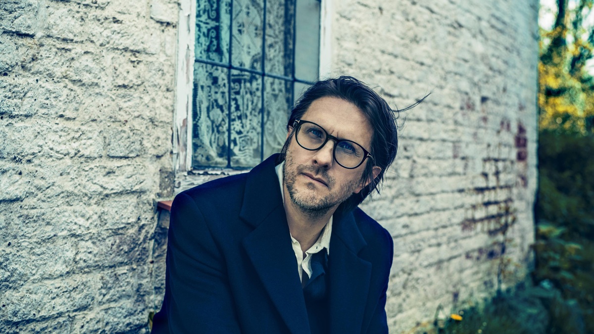 'On Chapel Slope' es el nuevo single del artista