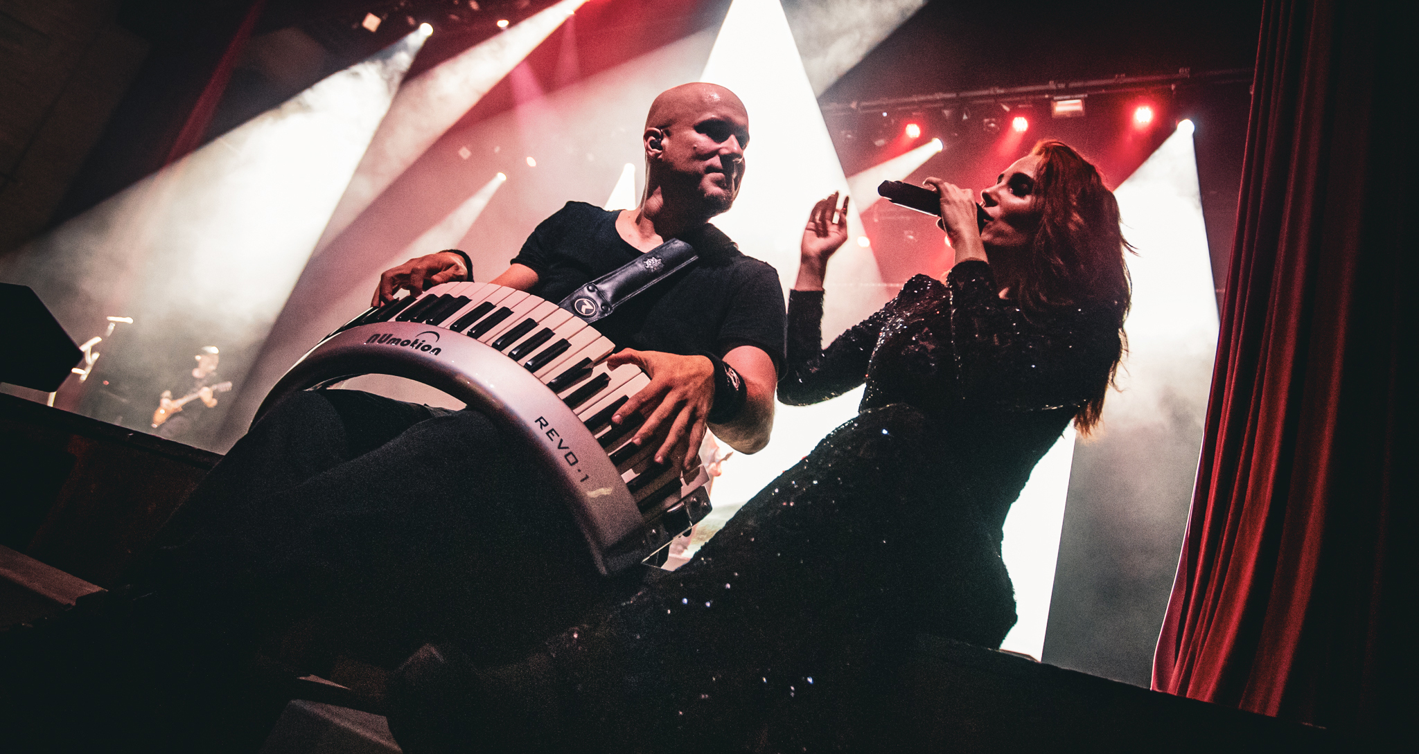Epica regresa a Medellín con un show inolvidable y vibrante